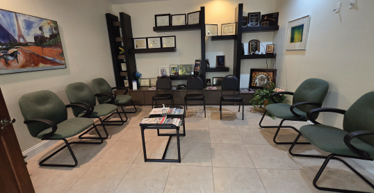 browardsleepdisorders-office-waiting-area-01